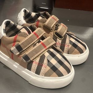 Burberry sneakers size 17